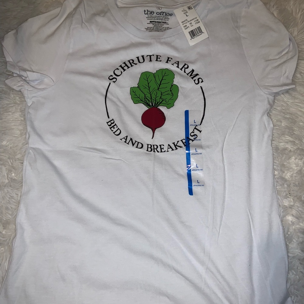 Schrute Farms graphic tee